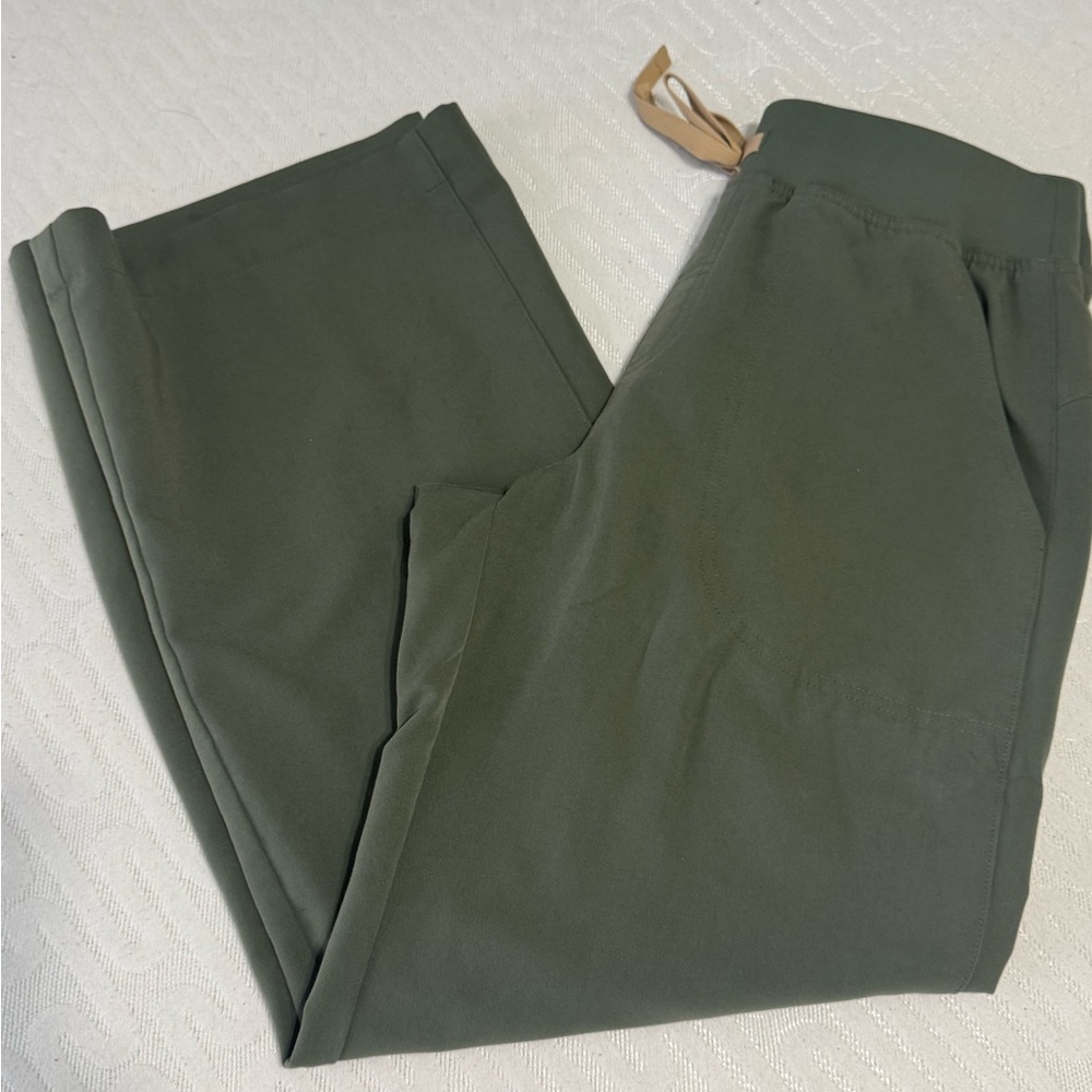 Figs Womens Moss High Waisted Isabel Wide Leg - Petite Scrub Pant